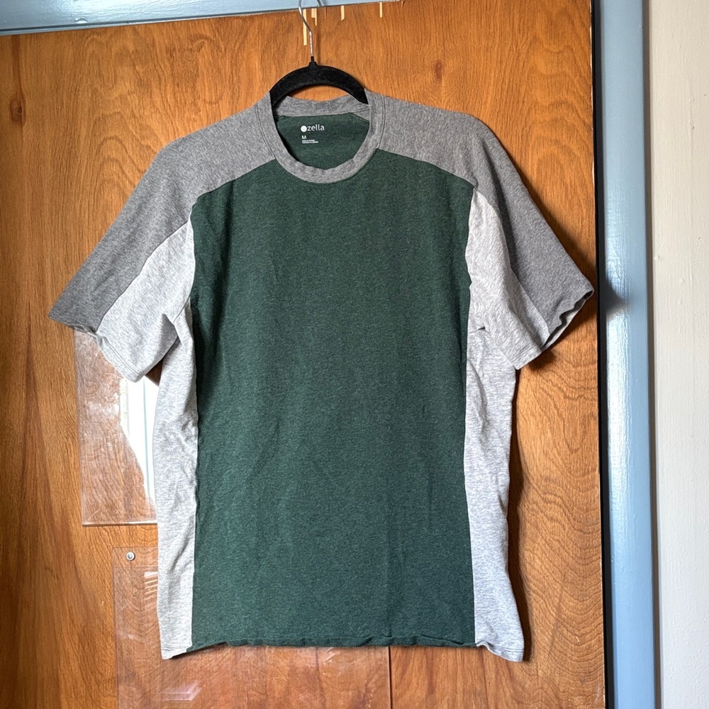 Zella Men's Colorblock Green and Gray Tee